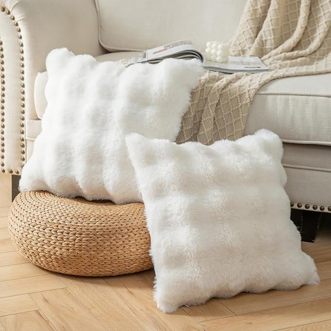 Yaertun Pack of 2 Cream White Wool Decorative Throw Pillow Covers – 18x18 Inch Faux Fur Plush Cushions for Sofa or Bedroom