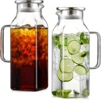Glass pitcher with lid strainer