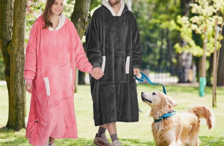 Wearable hoodie article