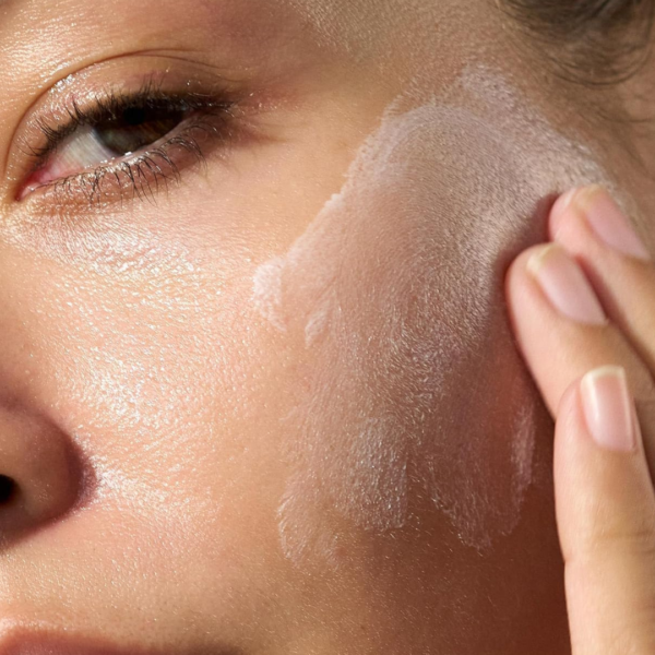 Does daily sunscreen actually prevent aging? (what actually works)