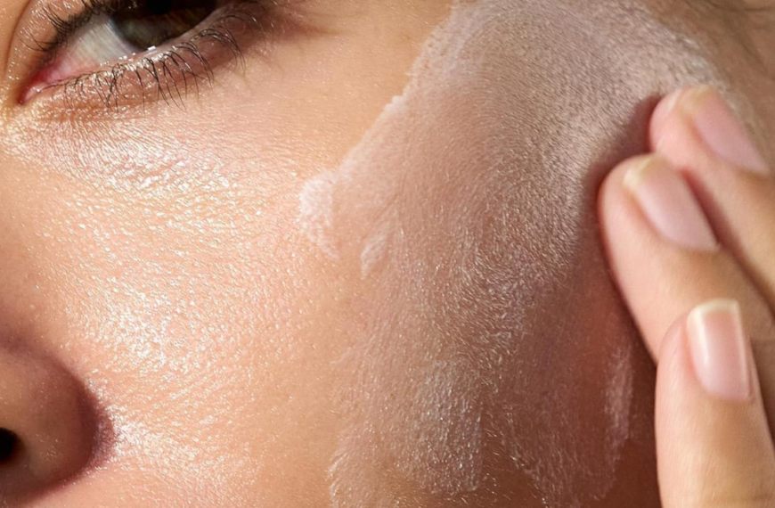 Does daily sunscreen actually prevent aging? (what actually works)