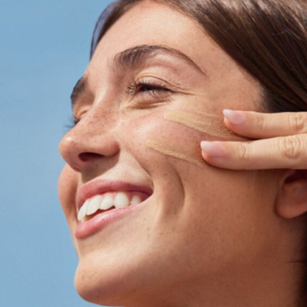 How to reapply sunscreen over makeup (without ruining it)
