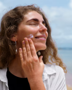 Mineral vs chemical sunscreen for sensitive skin (what actually makes a difference)