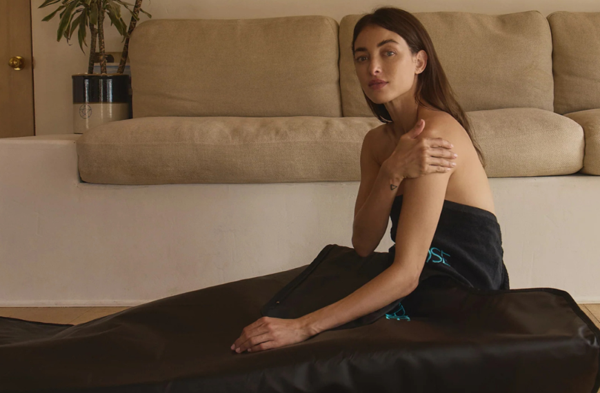 This “Sauna Blanket” Is The Viral Biohack People Are Using To Burn Calories While Watching Netflix
