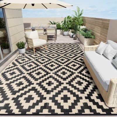 Waterproof outdoor rug, lightweight, foldable
