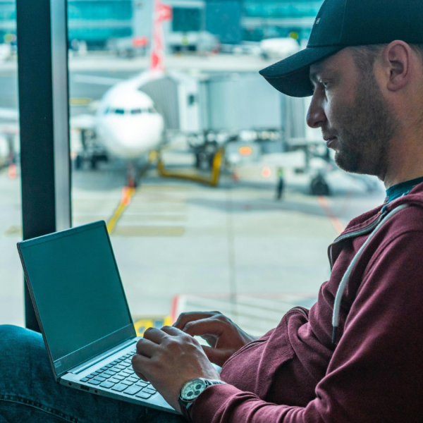 The ‘zero stress’ tech gear checklist for traveling dads